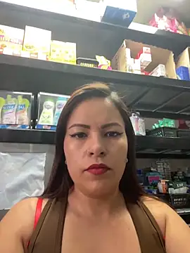 MIA ROSSEEE online show from June 2026 02:08:02 PM