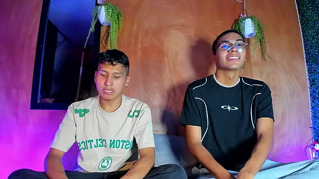 Snapshot of rafael_velvet chatting on April 2026 10:48:02 PM rafael velvet online show from April 2026 10:48:02 PM