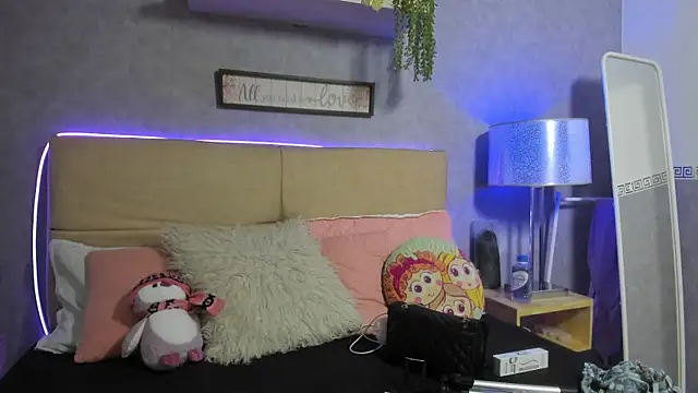 Snapshot of RoxaneBrown chatting on July 2026 07:38:01 PM RoxaneBrown online show from July 2026 07:38:01 PM