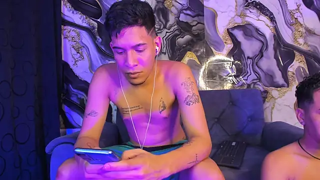 Snapshot of Mateo_and_Jose chatting on May 2026 04:28:01 AM Mateo and Jose online show from May 2026 04:28:01 AM