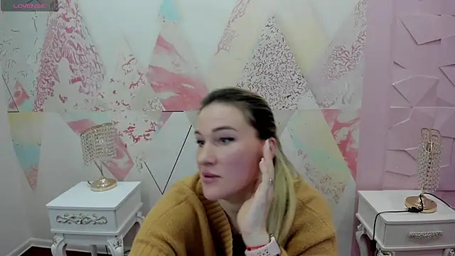 Helly nanci online show from April 2026 11:15:01 AM