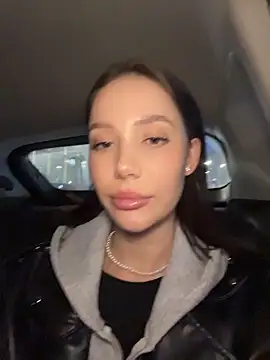 BabyFawn online show from April 2026 06:01:01 PM