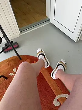 elysmay online show from April 2026 10:09:02 AM