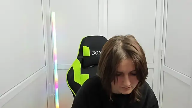 GoldenKiss online show from April 2026 07:13:02 AM