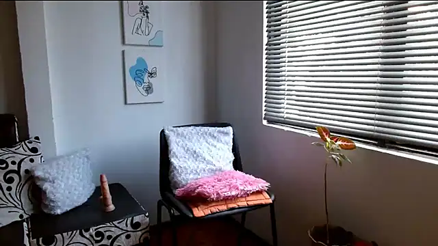 alisonnturbay online show from June 2026 12:40:02 PM