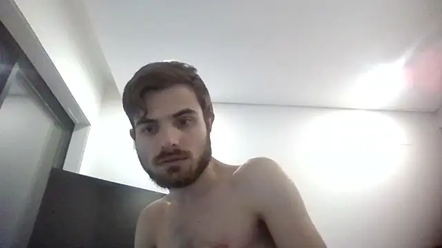 danievio21 online show from May 2026 01:06:01 PM