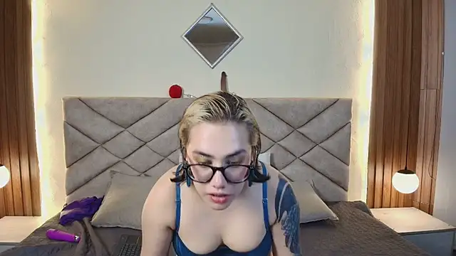 NoahAndGaia online show from May 2026 07:34:02 PM