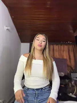 BarbieBoss   online show from April 2026 07:30:02 PM