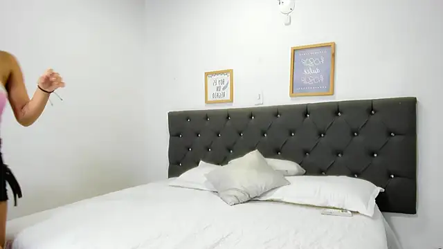 Snapshot of Isabella-Rose1 chatting on April 2026 08:14:02 PM Isabella-Rose1 online show from April 2026 08:14:02 PM