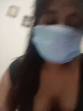 dearmona00 online show from May 2026 09:13:01 PM