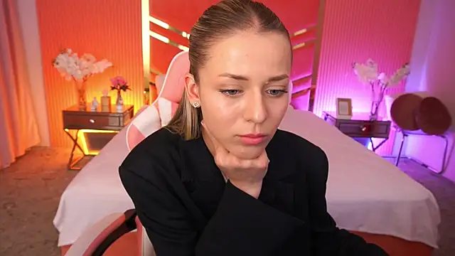 DoveLovee online show from May 2026 12:55:02 PM
