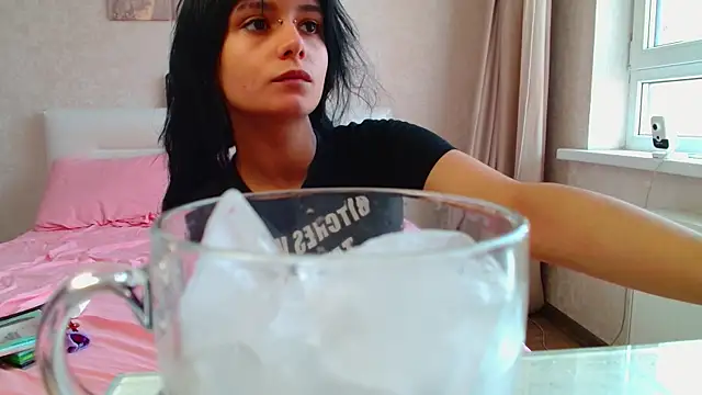 Snapshot of The_Slutty_Fox chatting on June 2026 08:23:02 AM The Slutty Fox online show from June 2026 08:23:02 AM
