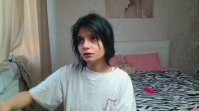 Snapshot of The_Slutty_Fox chatting on August 2026 11:20:01 AM The Slutty Fox online show from August 2026 11:20:01 AM