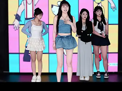 Snapshot of zhangqiqi1 chatting on April 2026 02:44:01 PM zhangqiqi1 online show from April 2026 02:44:01 PM