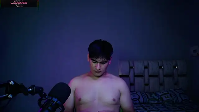 Andruetxx online show from April 2026 08:37:01 PM