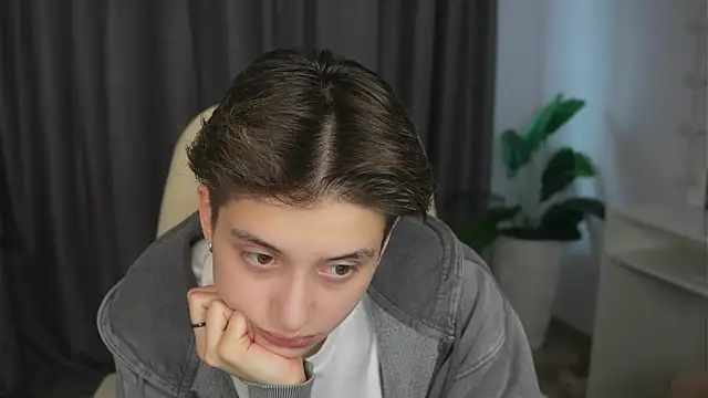 Snapshot of KendallSpeedy chatting on April 2026 07:42:02 AM KendallSpeedy online show from April 2026 07:42:02 AM