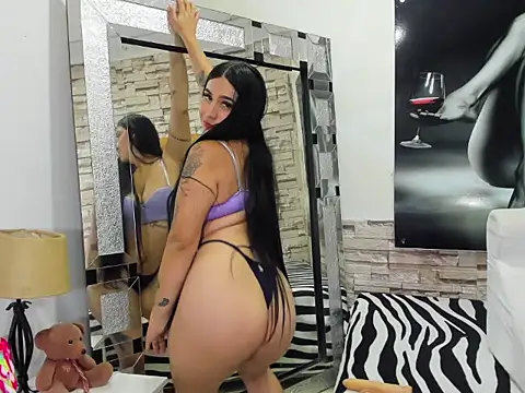 Snapshot of SamiBigAss chatting on April 2026 02:24:01 PM SamiBigAss online show from April 2026 02:24:01 PM