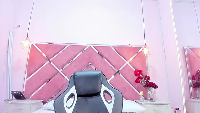 Snapshot of Kimmiebellarie chatting on April 2026 12:45:02 PM Kimmiebellarie online show from April 2026 12:45:02 PM