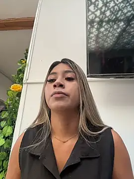 Kimmiebellarie online show from June 2026 12:31:02 PM