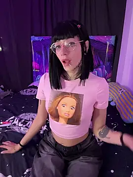 Snapshot of vibre__ chatting on April 2026 02:50:02 AM vibre online show from April 2026 02:50:02 AM