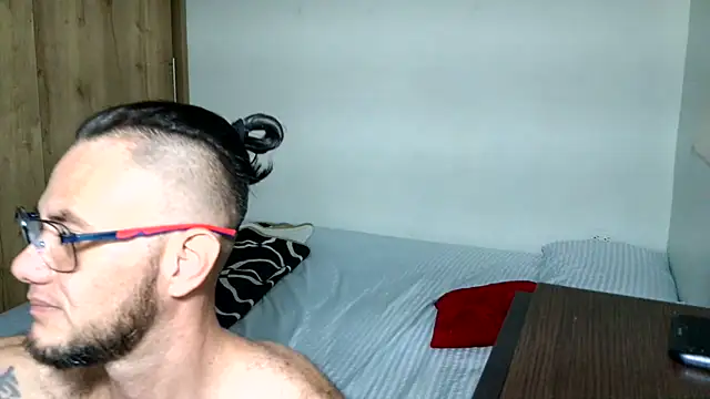 Snapshot of andrew_1520 chatting on January 2026 07:11:01 PM andrew 1520 online show from January 2026 07:11:01 PM