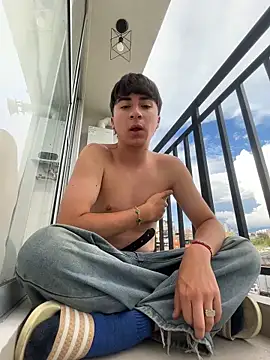 Snapshot of martinbakeer chatting on April 2026 10:04:01 PM martinbakeer online show from April 2026 10:04:01 PM