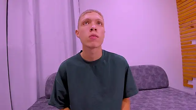 Snapshot of greiberland chatting on April 2026 10:10:02 PM greiberland online show from April 2026 10:10:02 PM