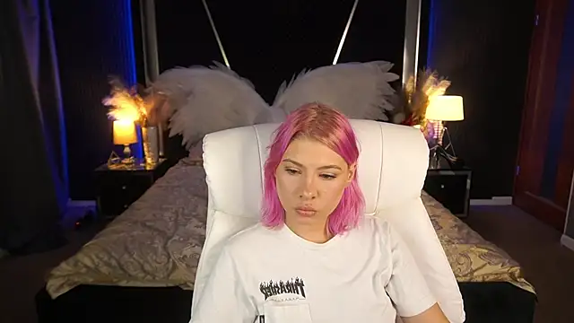 PinkyTrix online show from July 2026 07:19:02 PM