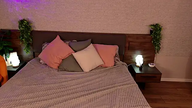 KimEvanss online show from April 2026 11:27:01 AM