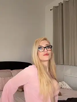 darkglitter26 online show from June 2026 09:09:01 PM