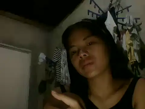 Snapshot of trixiavia chatting on April 2026 03:17:02 PM trixiavia online show from April 2026 03:17:02 PM