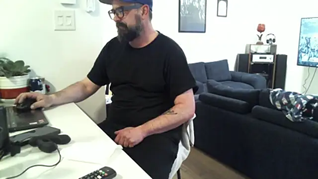 Snapshot of Danos47x chatting on April 2026 10:32:02 PM Danos47x online show from April 2026 10:32:02 PM