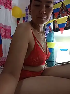 Snapshot of LuluDream chatting on June 2026 06:16:02 AM LuluDream online show from June 2026 06:16:02 AM