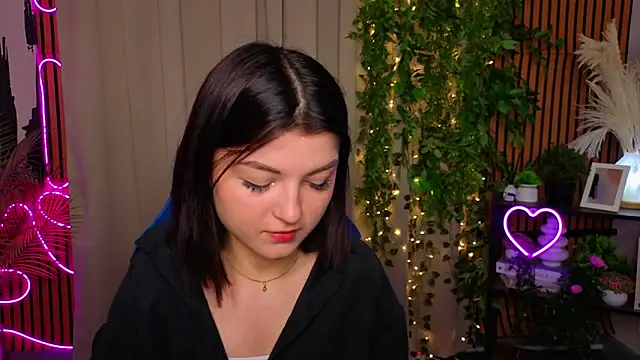 RuthRobinson online show from April 2026 01:48:02 PM