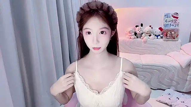 Snapshot of lucky-tt chatting on June 2026 12:02:01 PM lucky-tt online show from June 2026 12:02:01 PM