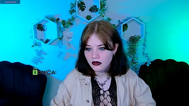 nikki kiss  online show from June 2026 08:35:02 AM