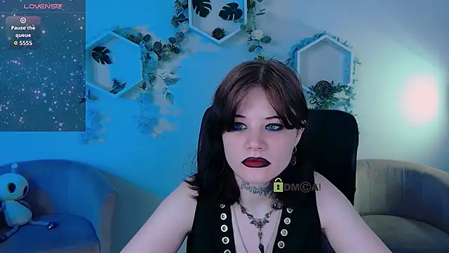 nikki kiss  online show from June 2026 08:29:02 AM