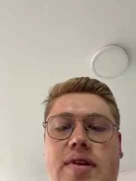 SecretOfficeX online show from April 2026 04:01:01 PM