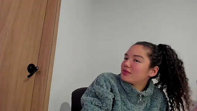 MiaRouseex online show from June 2026 02:33:01 PM