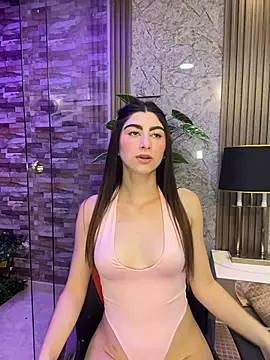 Snapshot of evelyn_hills chatting on April 2026 01:28:01 PM evelyn hills online show from April 2026 01:28:01 PM