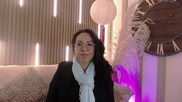 Snapshot of Velvet_Curly chatting on May 2026 12:35:02 PM Velvet Curly online show from May 2026 12:35:02 PM