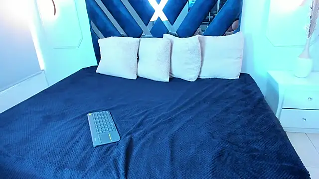 Snapshot of Molly_Sweet__ chatting on April 2026 06:04:02 PM Molly Sweet online show from April 2026 06:04:02 PM