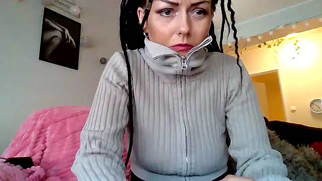 Snapshot of shyhornymommy chatting on April 2026 02:47:01 PM shyhornymommy online show from April 2026 02:47:01 PM