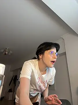 Snapshot of fothisaa chatting on April 2026 10:21:02 PM fothisaa online show from April 2026 10:21:02 PM