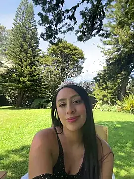JuliettaGmz online show from May 2026 03:30:02 PM