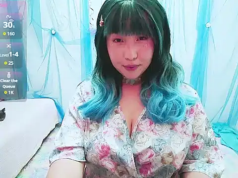 shusweetie online show from April 2026 07:04:02 PM