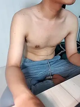 Snapshot of Louis_Caoxxx chatting on May 2026 06:13:02 PM Louis Caoxxx online show from May 2026 06:13:02 PM
