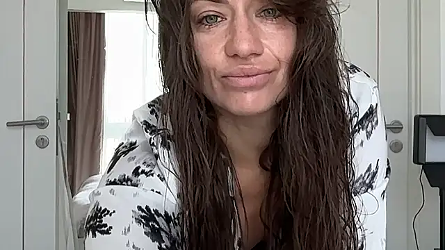 Snapshot of missRorian chatting on April 2026 04:52:01 AM missRorian online show from April 2026 04:52:01 AM