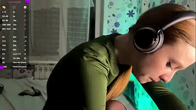 Snapshot of Sofia_bricks chatting on April 2026 09:39:33 PM Sofia bricks online show from April 2026 09:39:33 PM