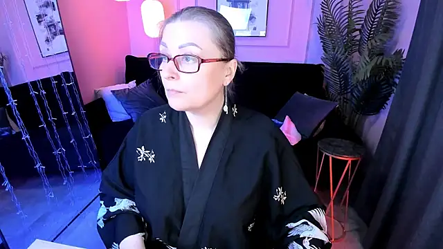 Snapshot of Alexandra_Kind chatting on April 2026 08:42:02 PM Alexandra Kind online show from April 2026 08:42:02 PM